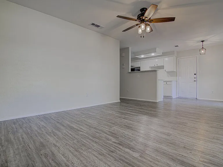 5301 Indio Cir — Photo 4