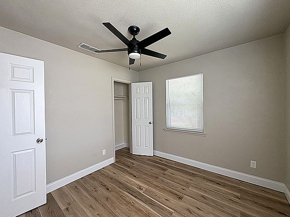4th image of 120 South Dr