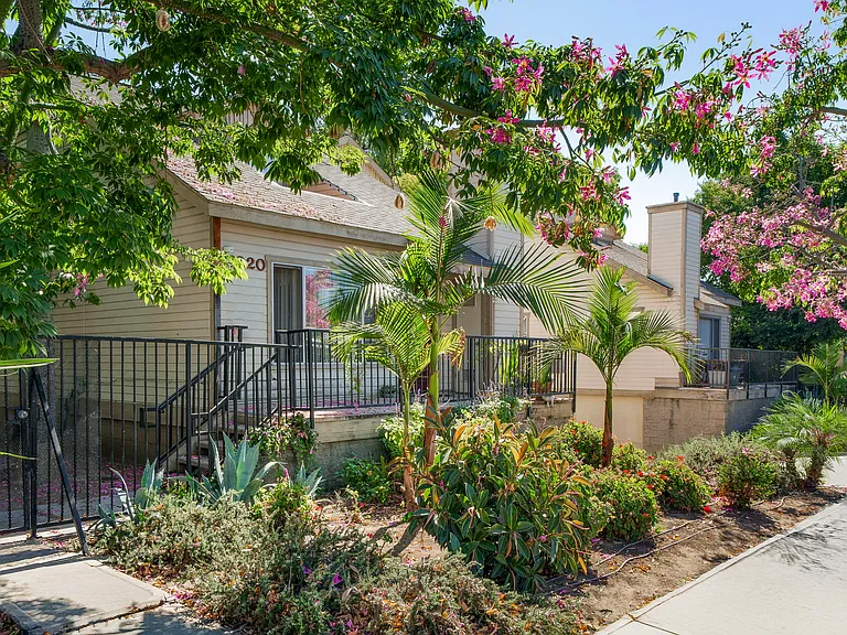 220 W Truslow Ave — Photo 41