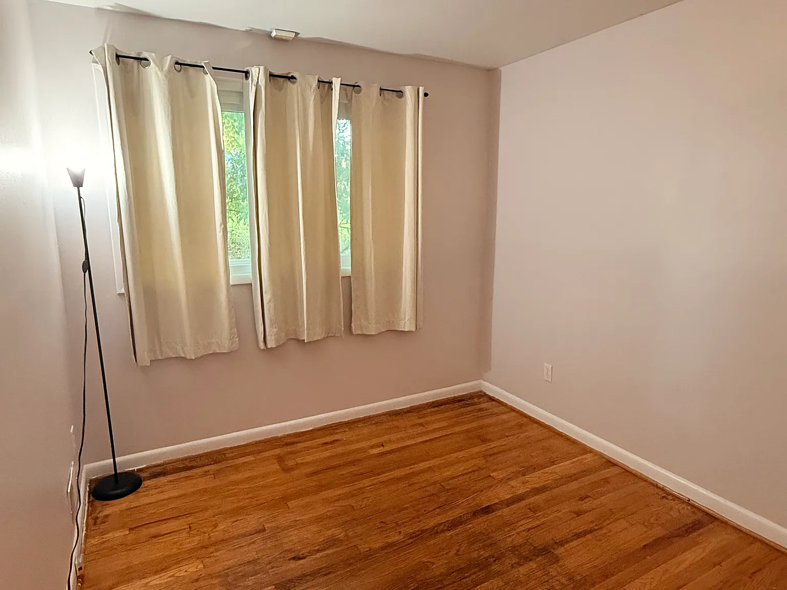 4 bed, 1141 sqft, $1,200 — Photo 3