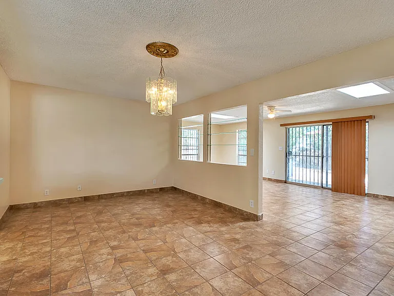 301 Los Nietos Ct — Photo 17