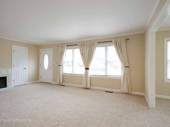 3rd image of 520 Kenilworth Ct