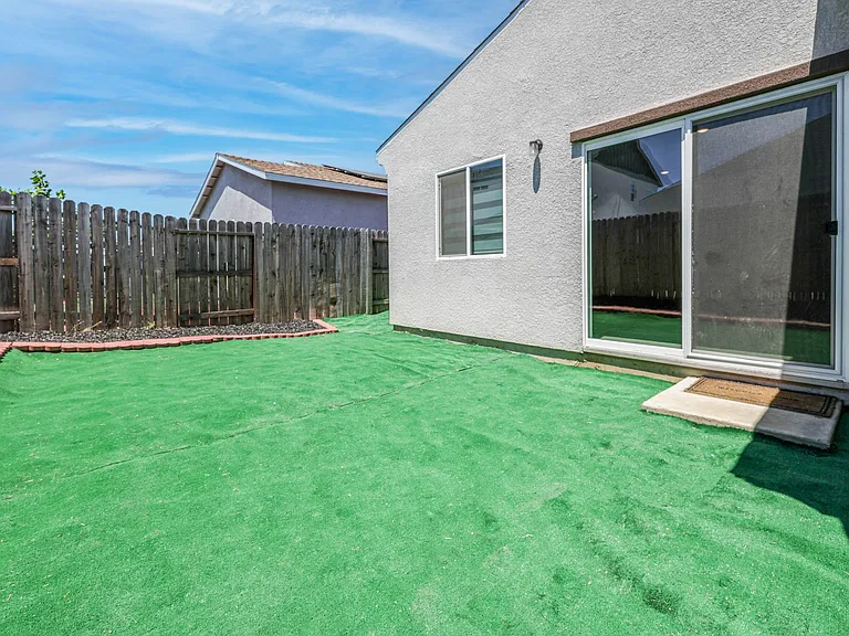 535 Melford Dr — Photo 24