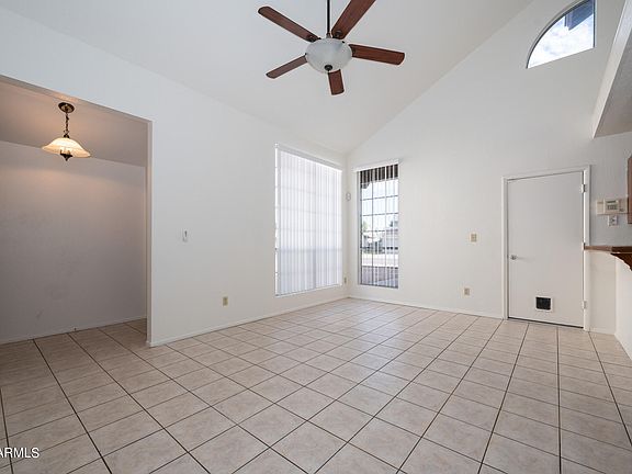 5th image of 724 N Los Feliz Dr