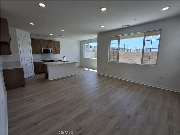 4th image of 29211 Santa Fe Spgs