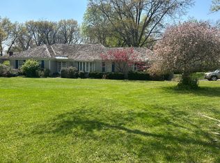 10414 Belinder Rd, Leawood, KS 66206