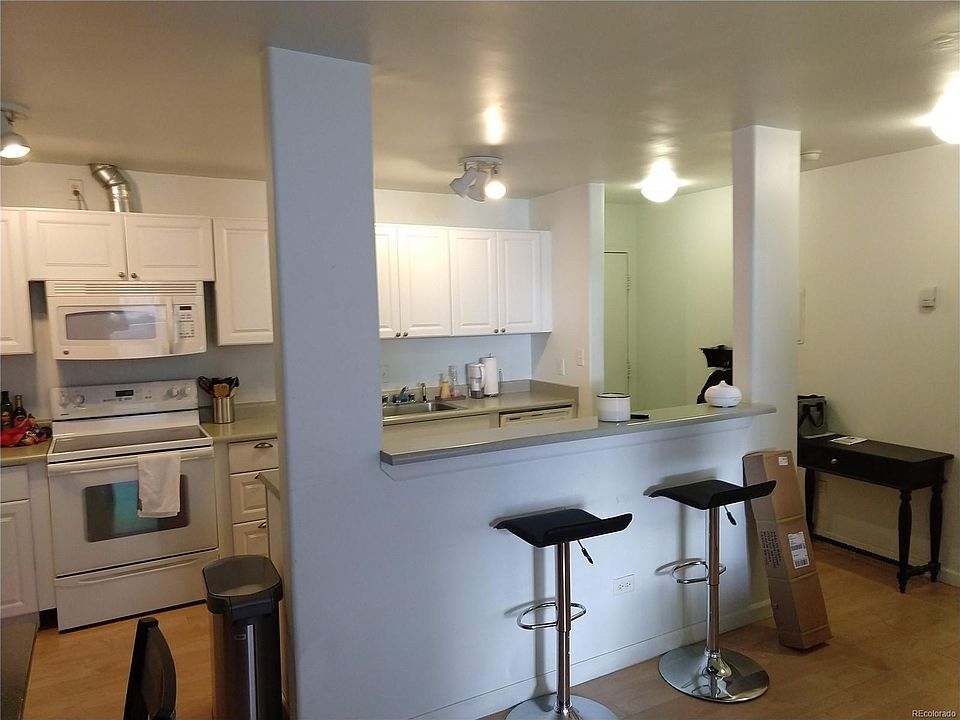 1st image of 1111 N Ash St APT 104