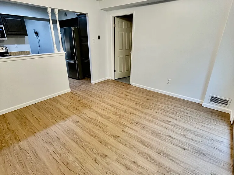5709 Kendall Ct — Photo 9