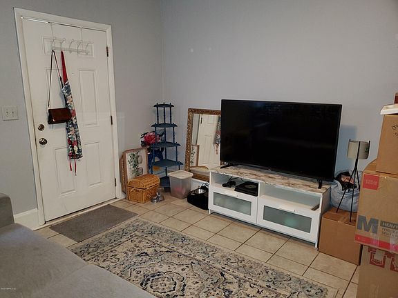 3rd image of 2254 Park St