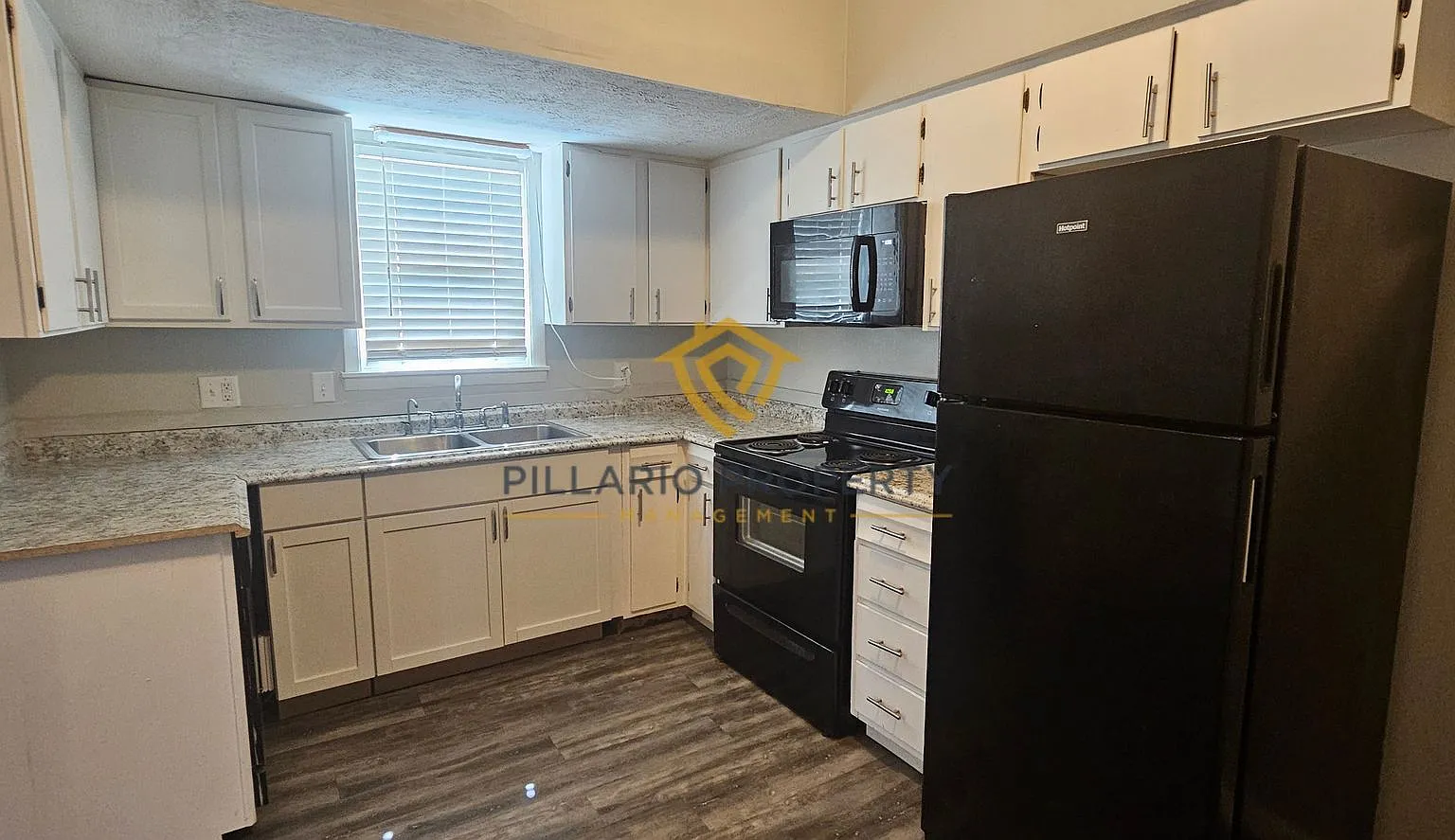 Updated 3 Bedroom, 1.5 Bathroom, Grace Tuxedo Beauty Available NOW! — Photo 3