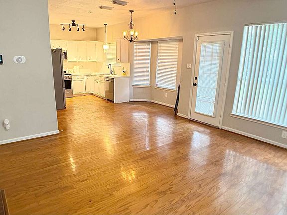 4th image of 17743 Seven Pines Dr
