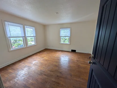 1733 SW Central Park Ave #2 Photo 1