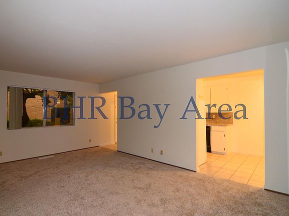 Living Room ; Dining Room