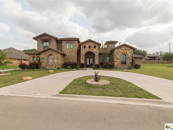 3rd image of 1131 Redleaf Dr