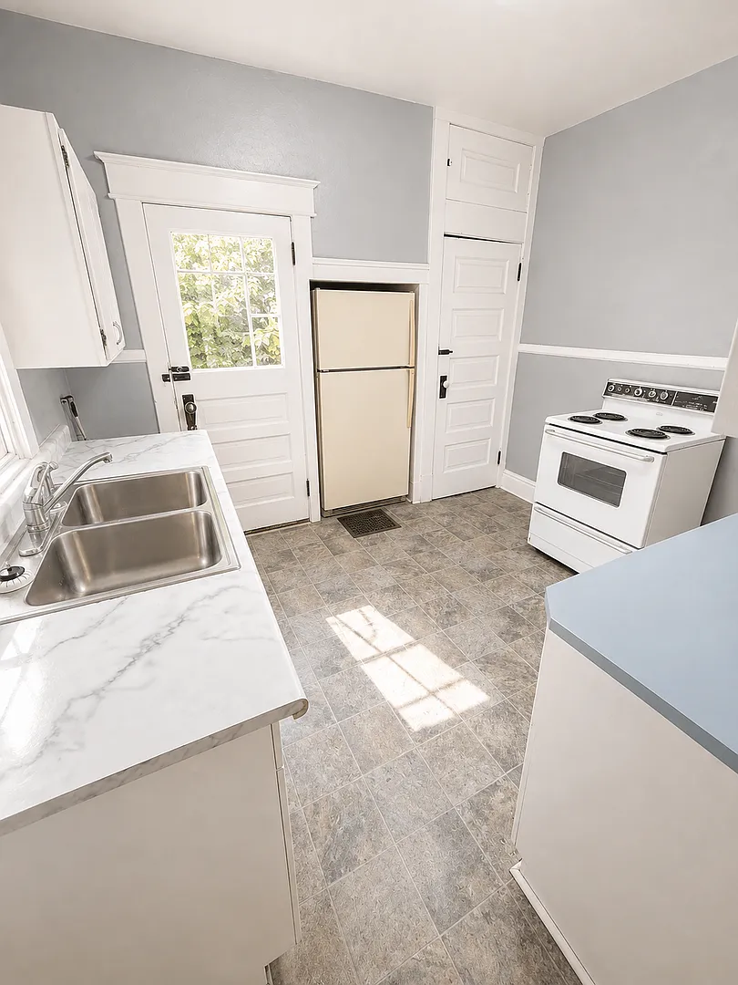 3 bedroom 1 bathroom house — Photo 2
