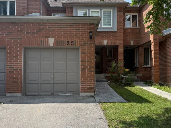 5230 Glen Erin Dr #25, Mississauga, ON L5M 5Z7