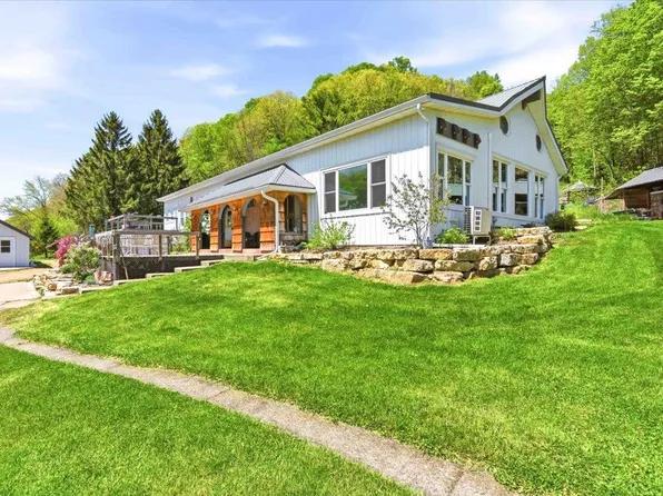 E15845 Short Dr, Hillsboro, WI 54634