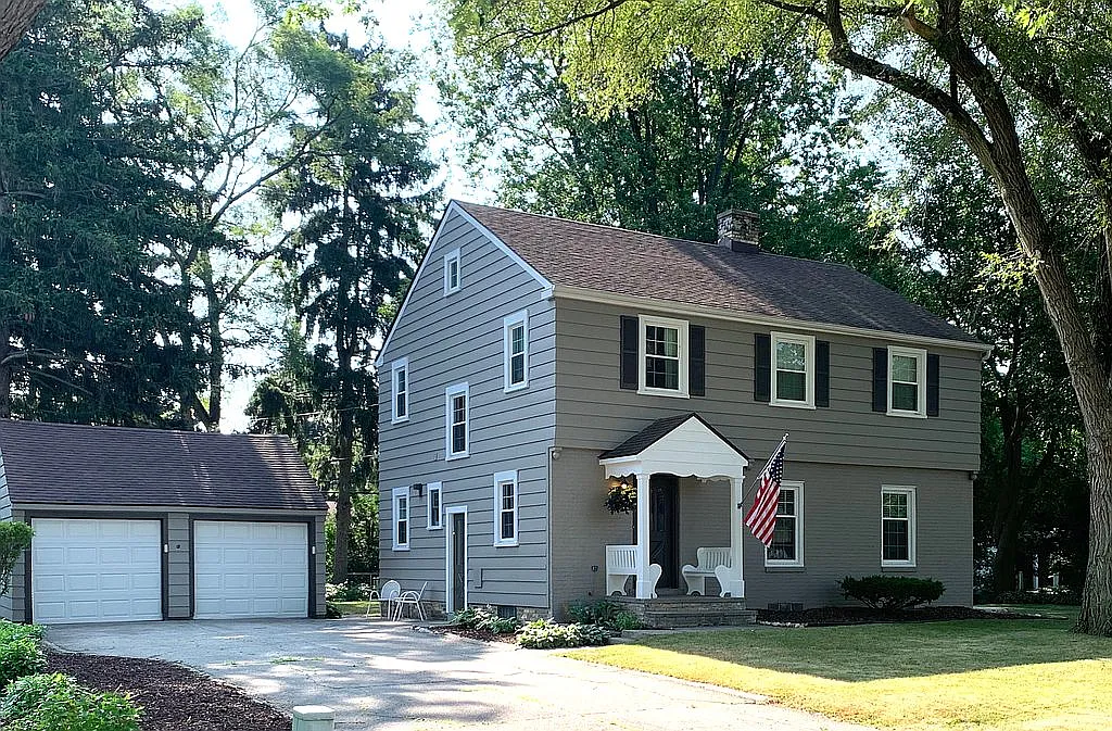1842 Avalon Ave photo 1
