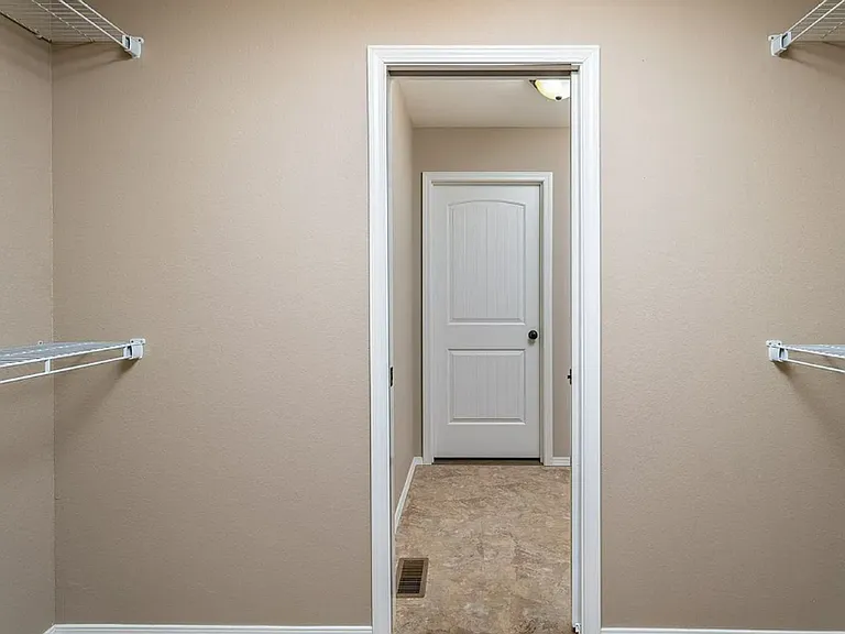 852 S Waco Ave — Photo 10