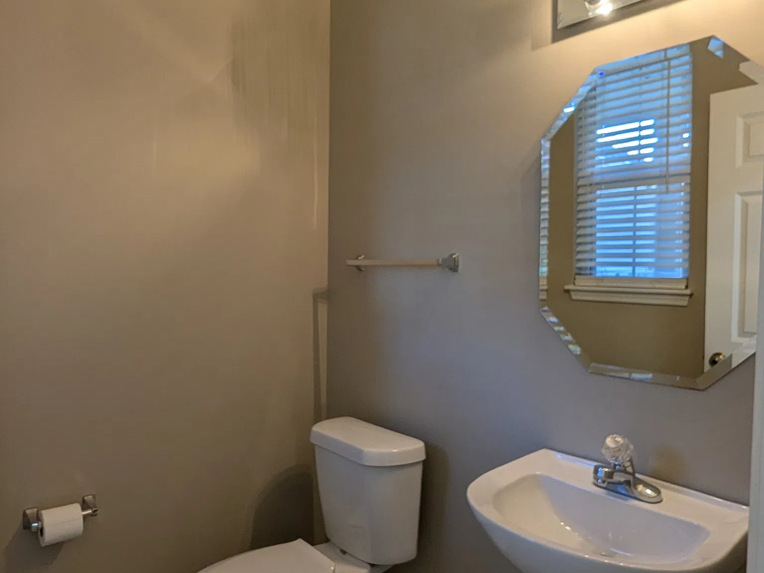 2 bed, 1.5 bath, 1271 sqft, $2,400 — Photo 3
