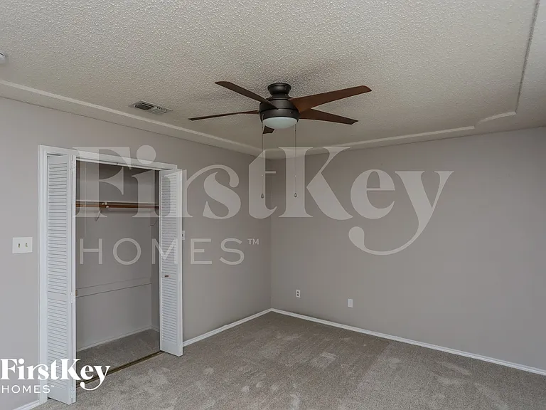 408 Flagstone Dr — Photo 13