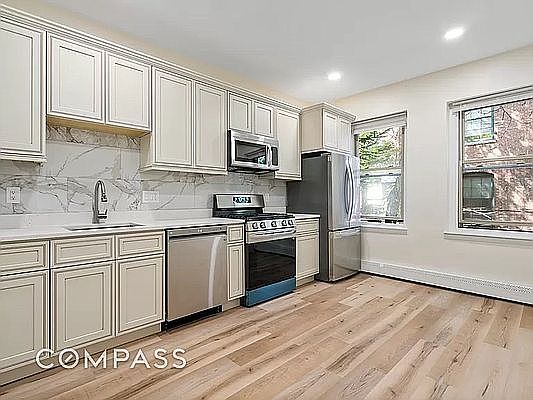 3rd image of 284 Park Pl Floor 2