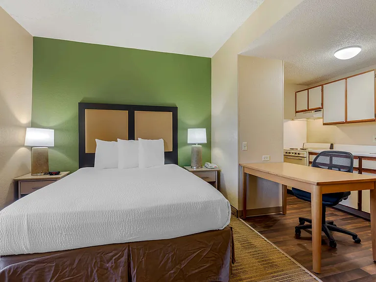Studio Suite - 1 Queen Bed