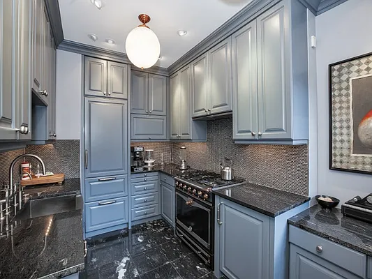 Sold by Sotheby's International Realty | media 18