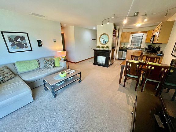 3rd image of 730 NW Naito Pkwy #31