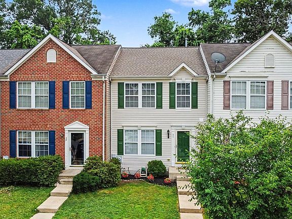 2nd image of 31 Blue Heron Ct