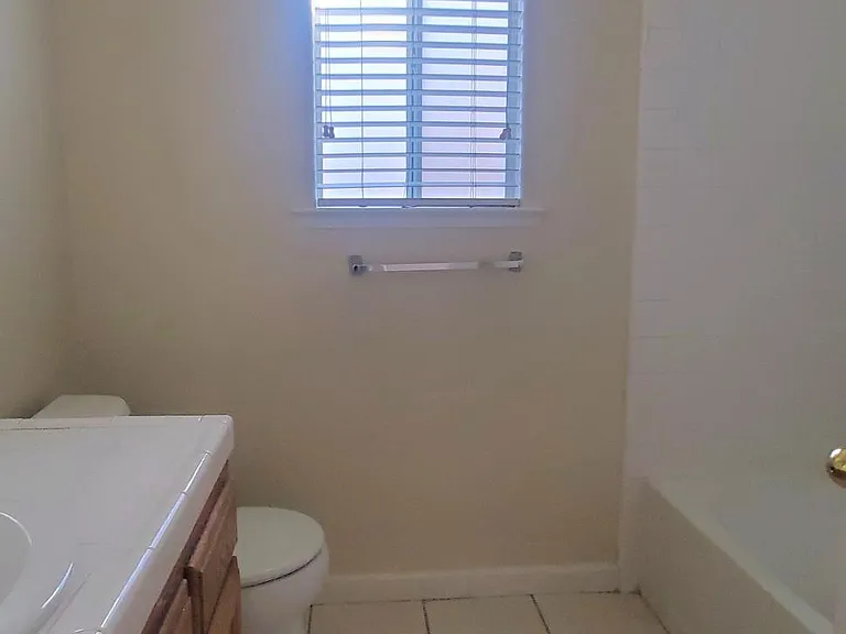 6355 N Babigian Ave — Photo 10