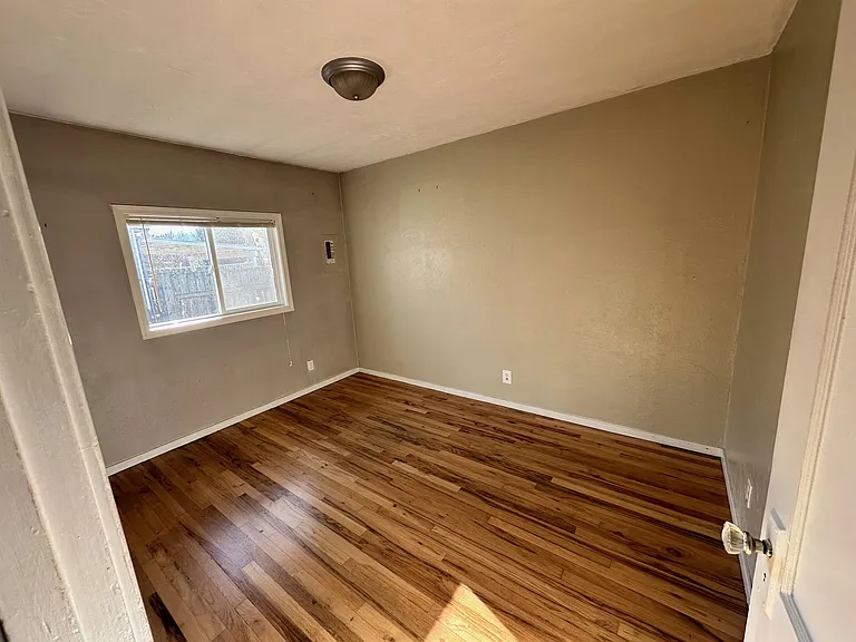 190 E 28th Ave #1 — Photo 5