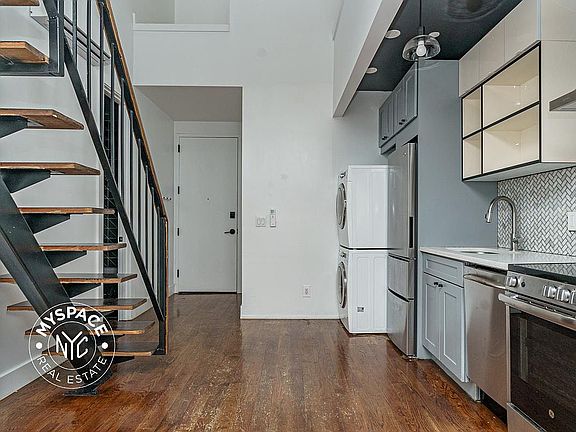 5th image of 85 Graham Ave #4E