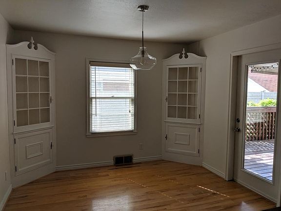 4th image of 1649 E Stratford Ave