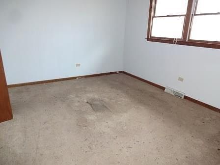4th image of 2623 Parkway Dr