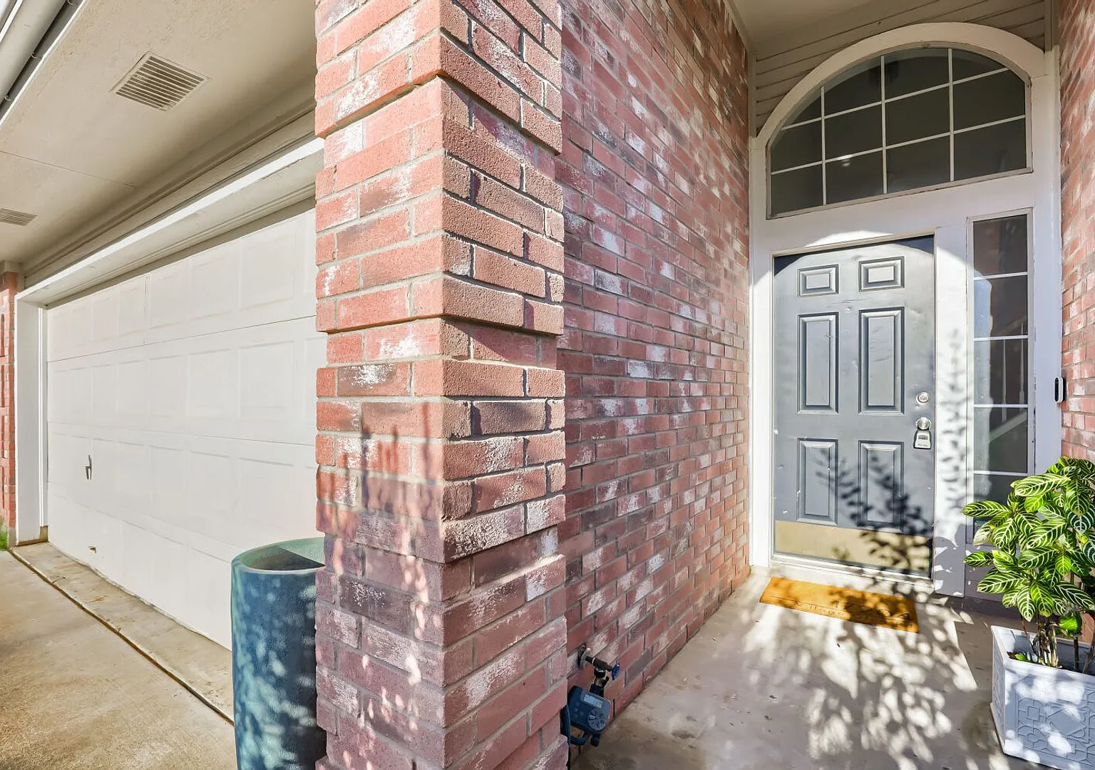 Pfantastic 3 Bedroom, 2.5 Bath, 2-Story Home in Pflugerville! — Photo 2