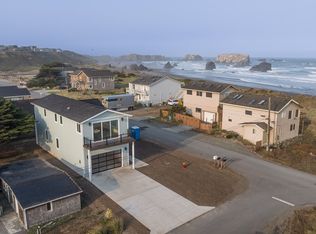 425 Madison Ave SW, Bandon, OR 97411