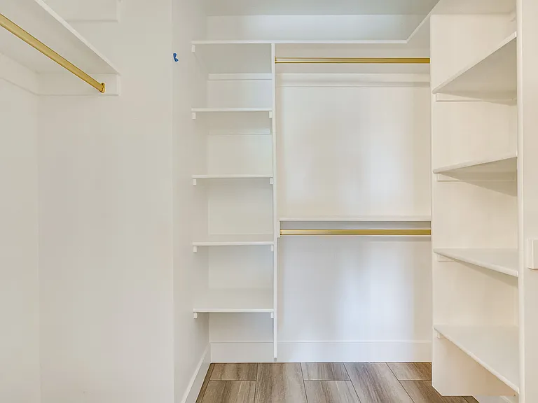 11010 NE 54th Ave — Photo 21