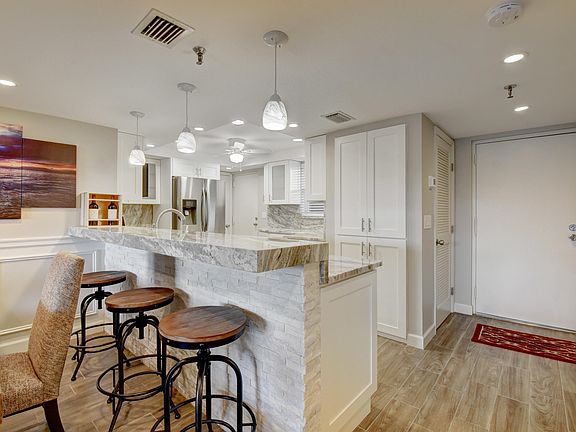 Home For Sale In Boca Teeca