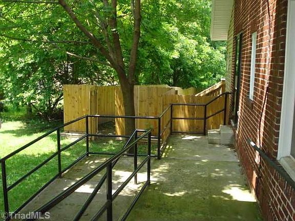 2nd image of 2905 E Bessemer Ave