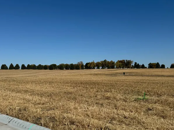 2220 Beechwood Dr #4, Aurora, NE 68818