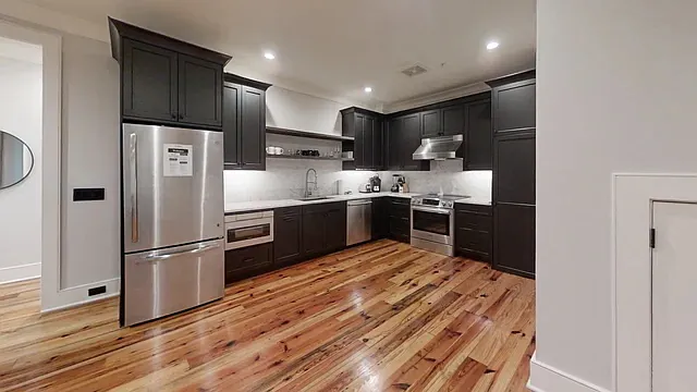 288 King St #201 — Photo 3
