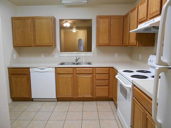 5th image of 6106 79th St Unit A