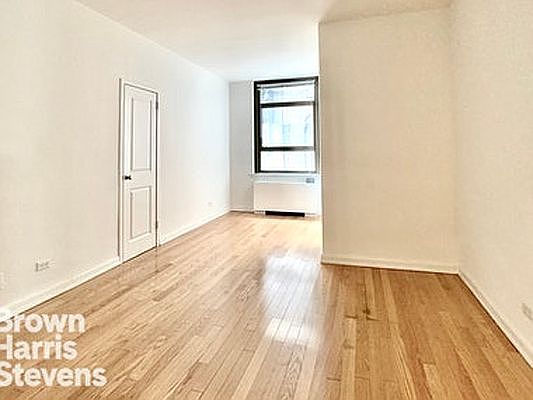 3rd image of 4 Park Ave APT 17F