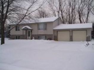 6425 Hokah Dr, Lino Lakes, MN 55014