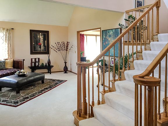 4th image of 5590 Pheasants Walk Dr