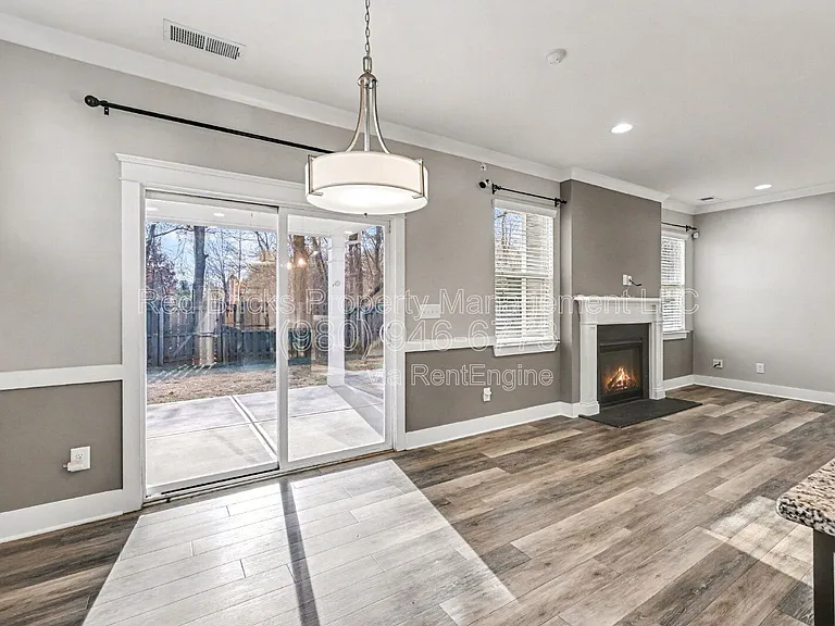 149 Kingston Dr — Photo 16