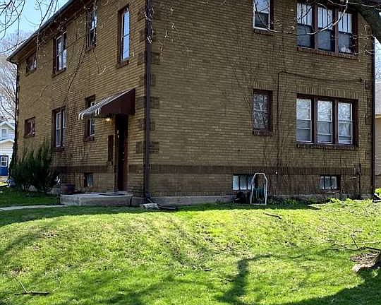 3rd image of 901 17th St