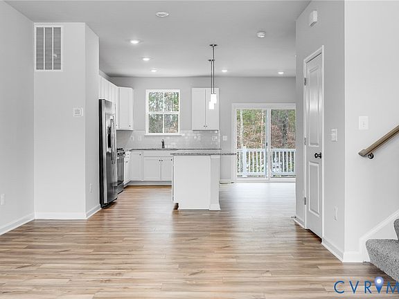 4th image of 8720 Whitman Dr