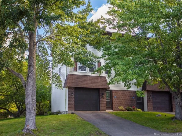 25 Hillsview Cres, Rothesay, NB E2E 3N4
